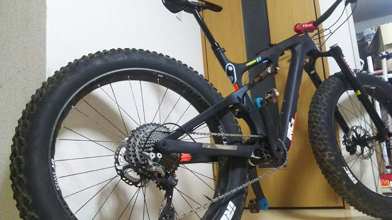 カーボンフルサスFATBIKE 14、9kg : 中華カーボン29er