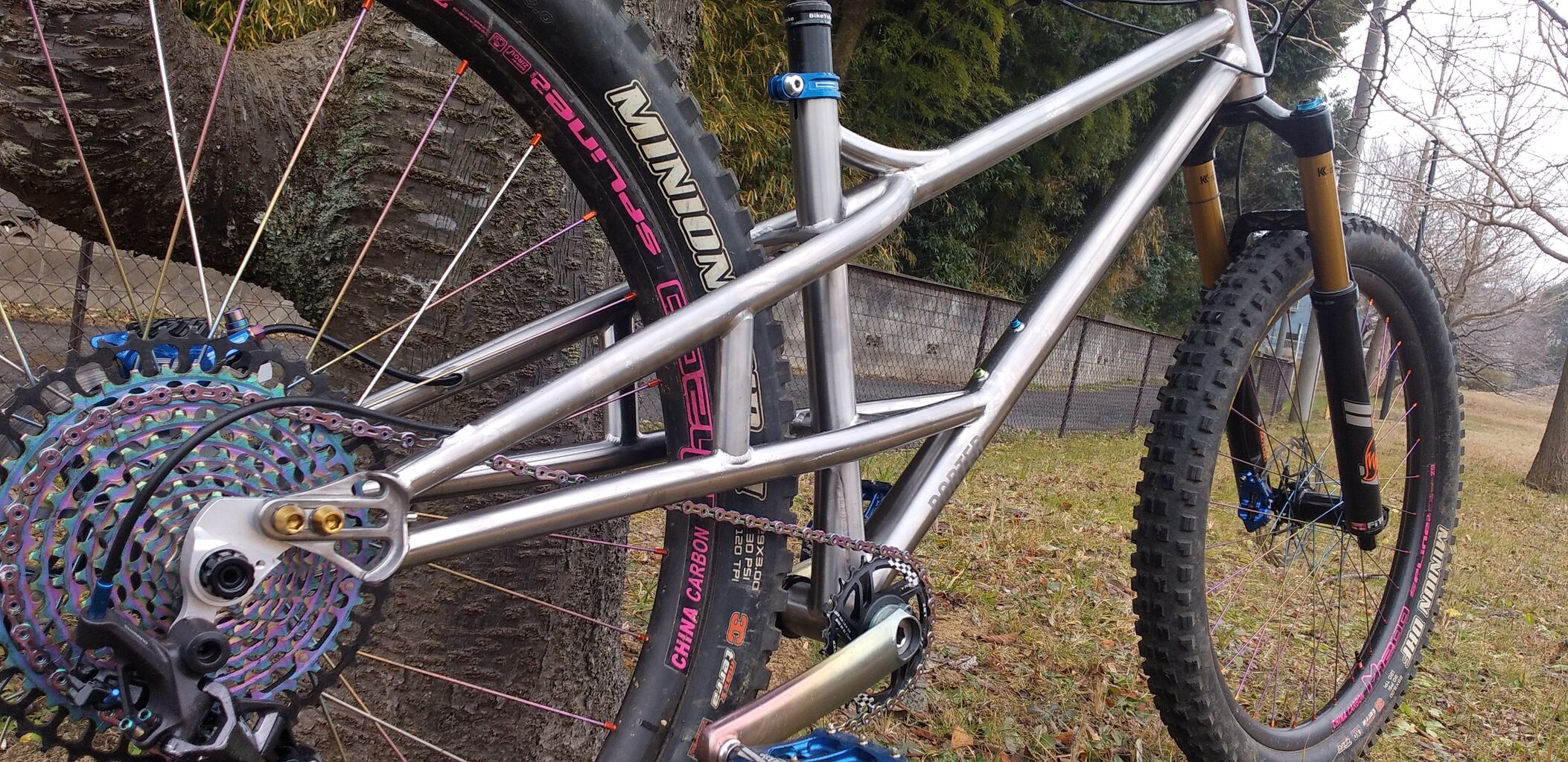 ハードテイルでホイールベース1350ミリ越え カスタムチタンフレームが