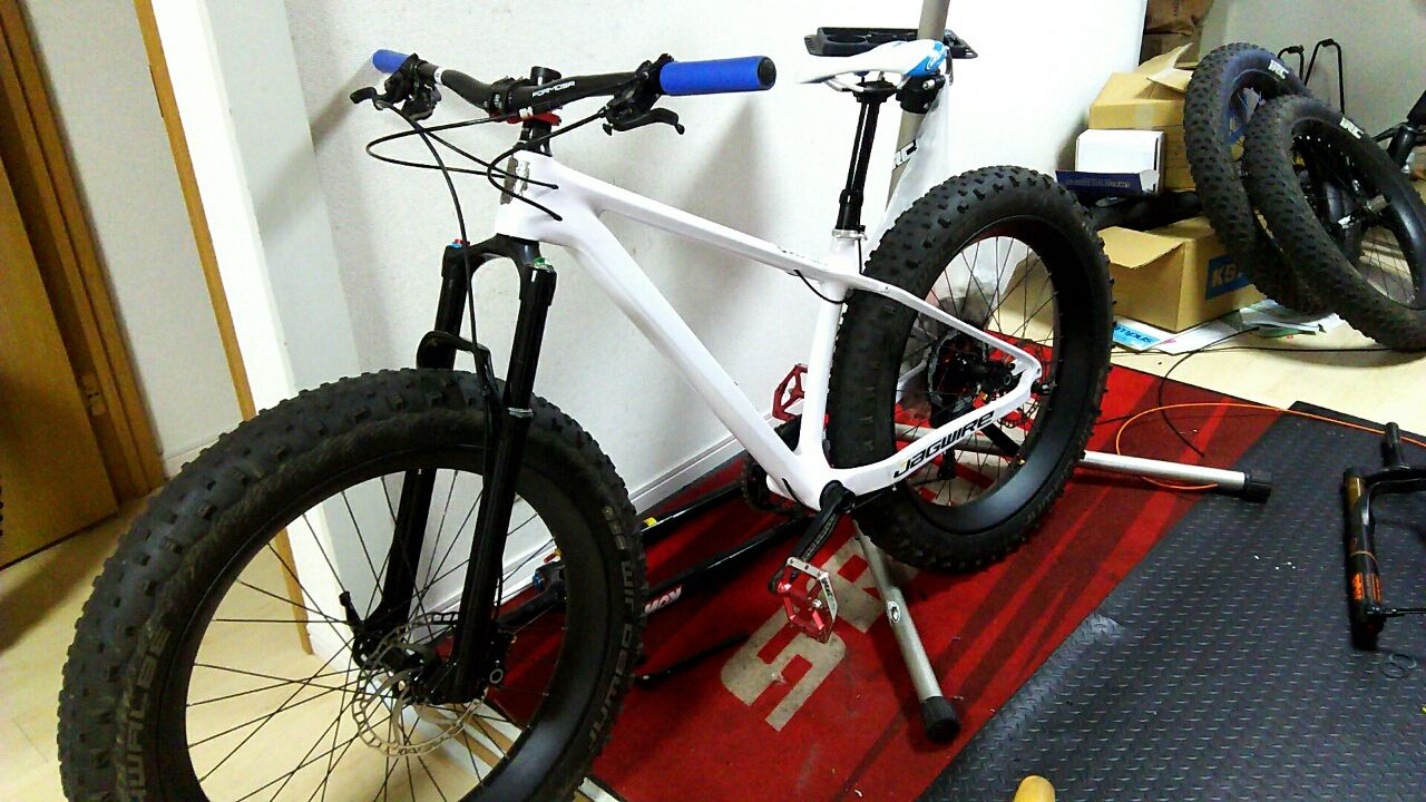 ファットバイクタイヤ ２６x４ ０と２６x４ ８と２７ ５fat 引っ越し止めました 中華カーボン２９er 次郎