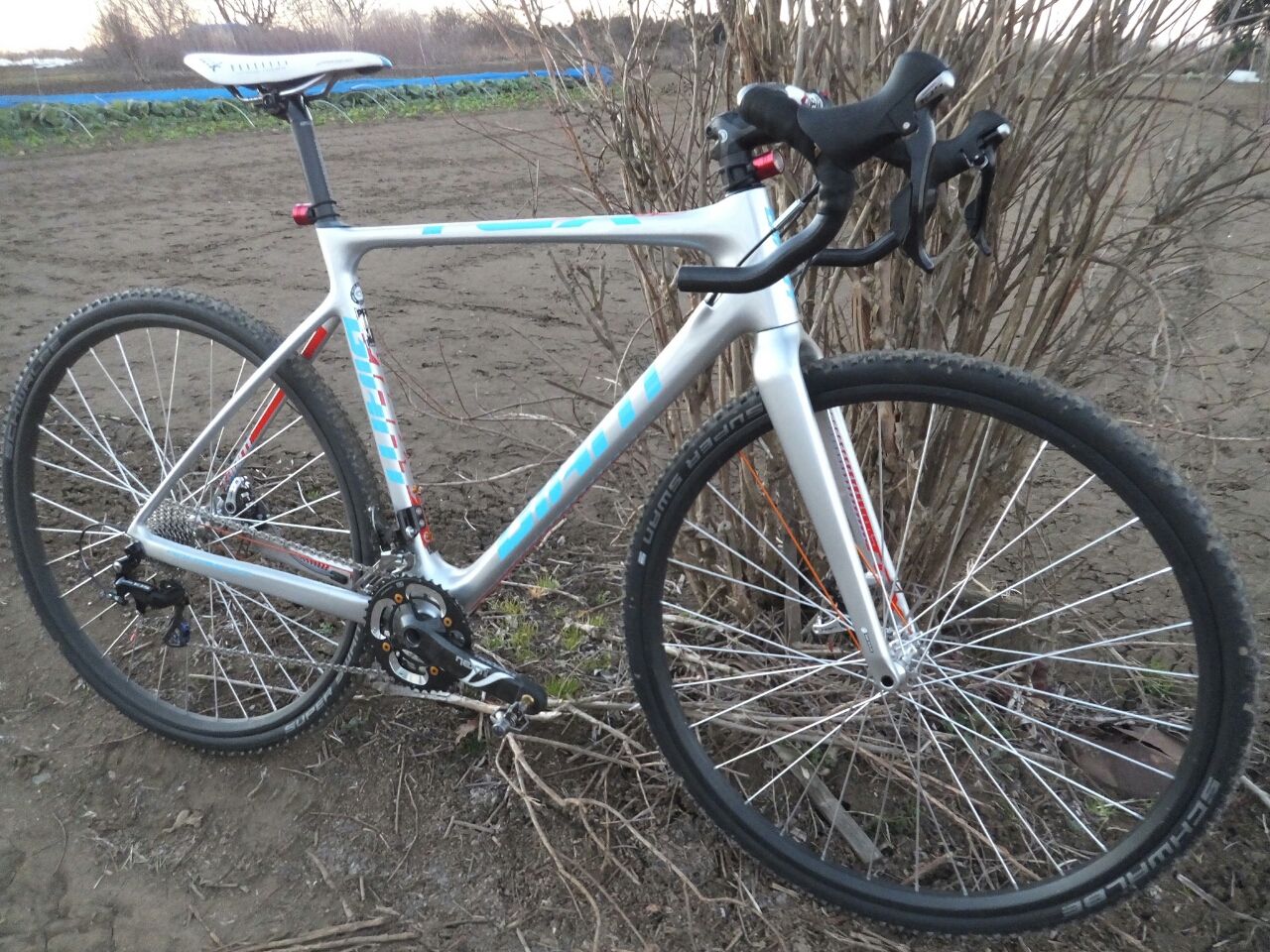 フルカーボンシクロクロスバイク シクロクロス」入門モデルからハイグレードモデルまで ｜ ジャイアント