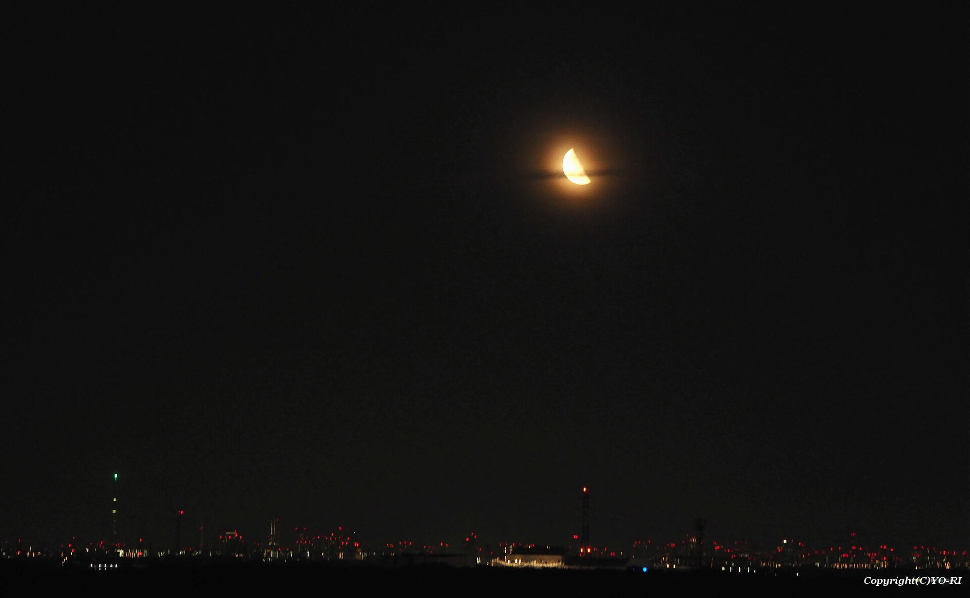 夜中の月と夜明けの月 Photo By Yo Ri 日々雑食