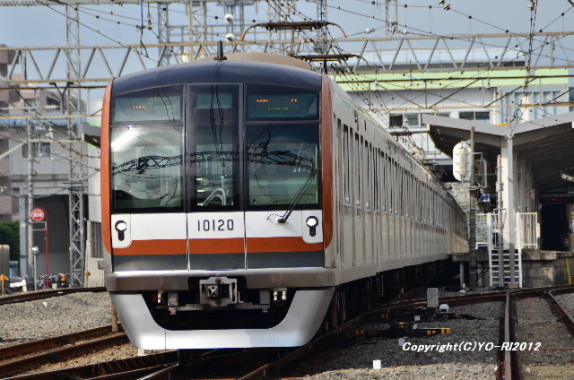 西武池袋線 小手指駅付近の踏切で Photo By Yo Ri 日々雑食 鉄道写真ブログ 西武池袋線 小手指駅付近の踏切で Photo By Yo Ri 日々雑食 鉄道写真ブログ