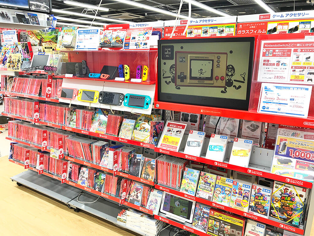 ゲーム屋にパッケージが並んでる光景自体が広告の役割をしてる部分もあると思うんだけど