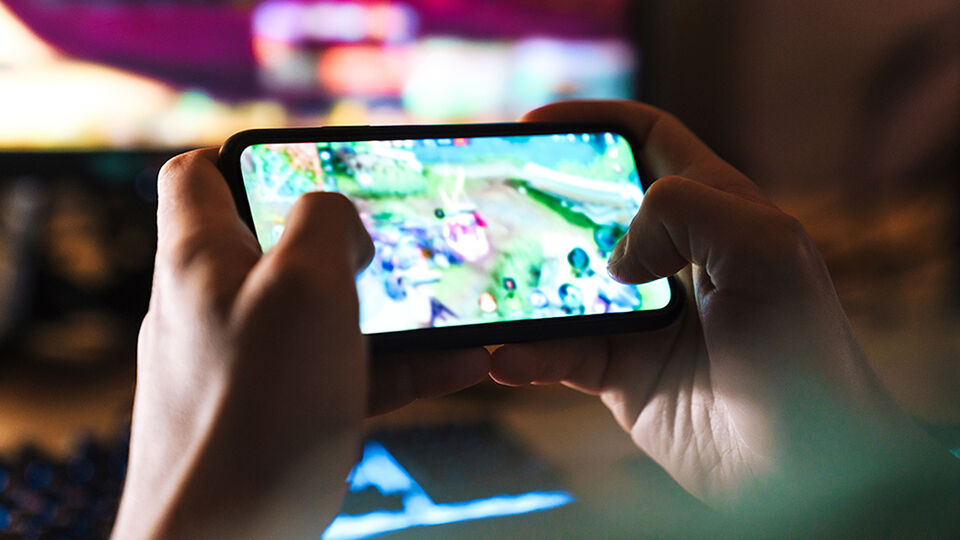 経済産業省「ゲームコンテンツの大半はスマホによるオンラインプラットフォームに」