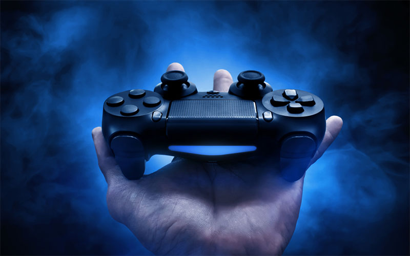 【悲報】年収700万の弱男「結婚しても最低2時間はゲームしたい」