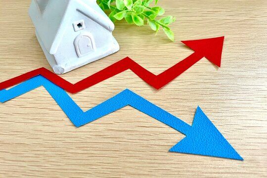 「新作ゲームをどんどん買う人」「買わずに基本プレイ無料ゲームを遊び続ける人」で二極化が進んでいる