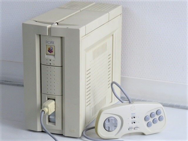 【画像】中古ショップで同じ価格で売られるこの2つのゲーム機wwwwwwwwwww