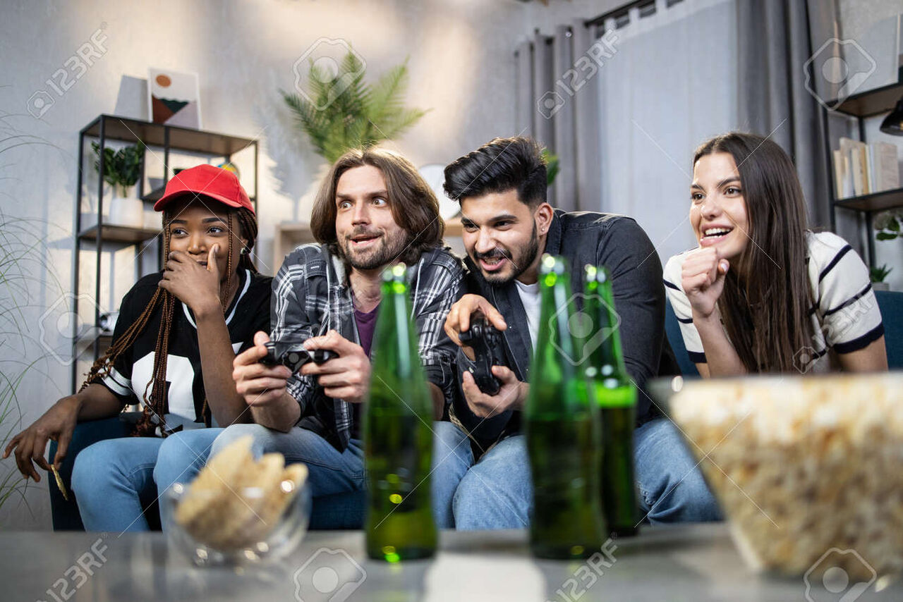 【悲報】ゲームと酒以外に金の使い道がない