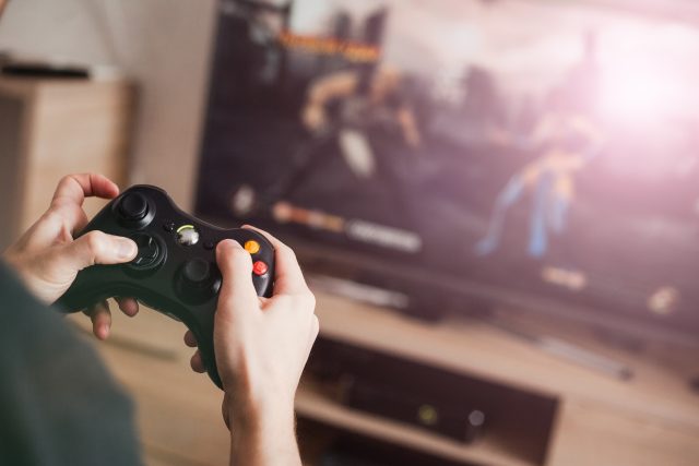 ワイ｢好きなものはゲーム漫画アニメです｣ 会社の先輩｢じゃあティアキンとかやってんだ？｣ ワイ｢いえ…｣