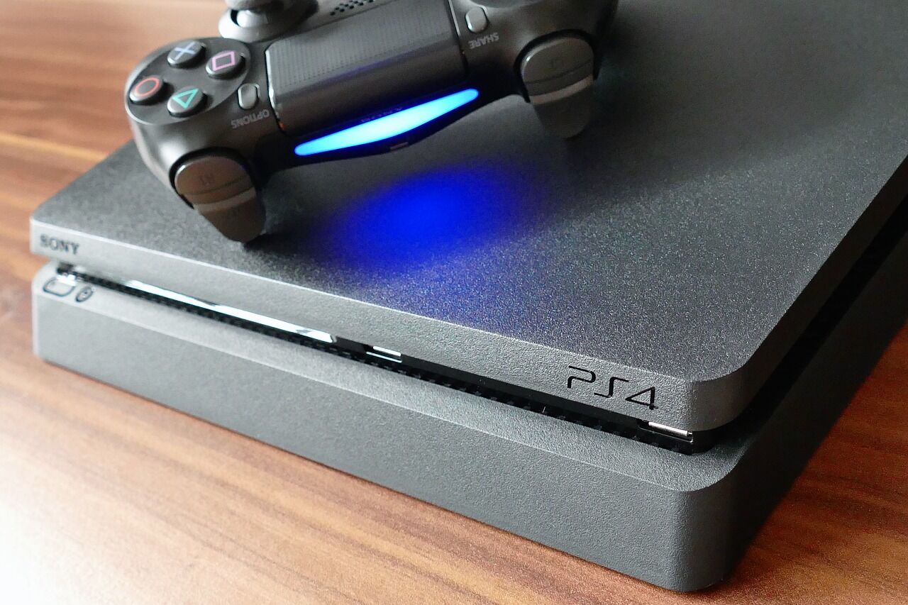 【悲報】PSユーザー、まだまだPS4で遊んでる人が多い