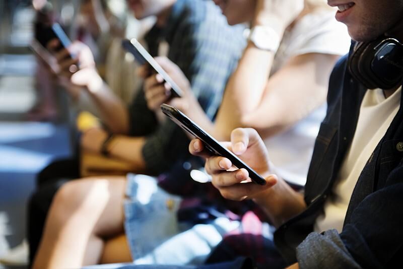 スマホが無かった2010年、電車時間に何やってた？