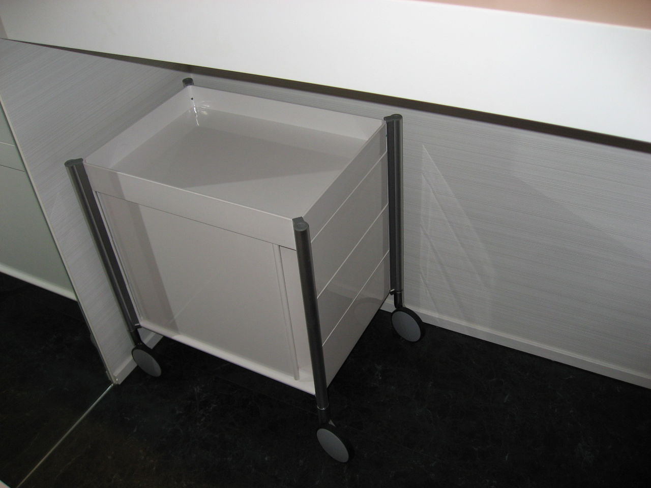 web内覧会 トイレ その6 すずり 下のワゴン 掃除用具入れ 平屋を建てる