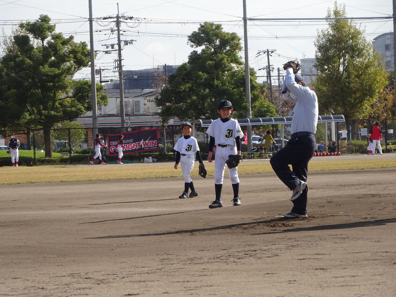 始球式を行いジュニアリーグ戦トーナメント大会の試合がスタート ynnakamuraのblog