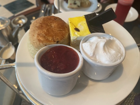 AFAA1D1D-75D6-4CCA-A4B1-40C5AC21C944