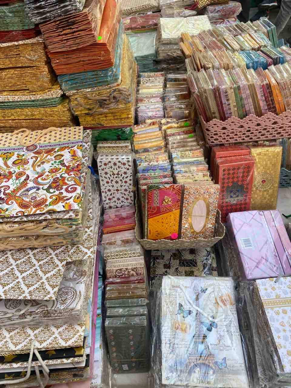 インドのペーパークラフト : 陽はすでにカンジス川から