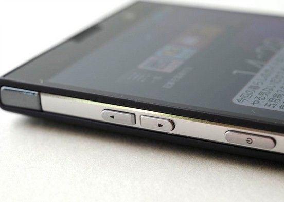 Arrows Nx F 06e 一部端末でバイブの振動がボディーと共振してうるさいとの報告 スマホ口コミ評価速報