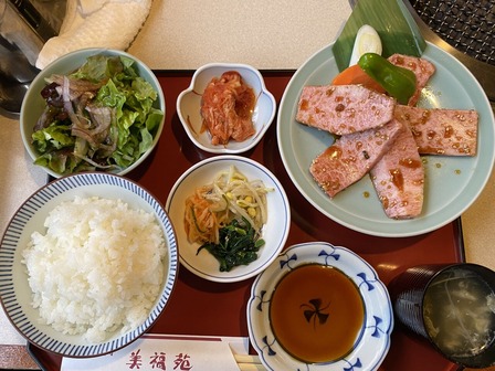 ��������ӥ���