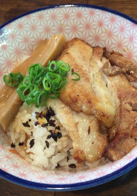 チャーシュー丼