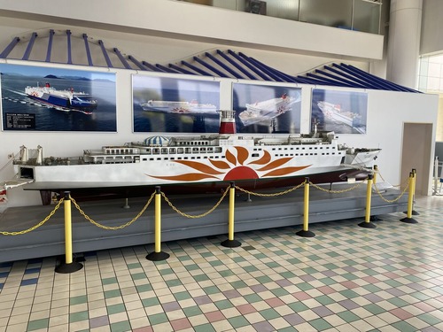 ����դ���