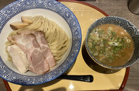 ������Ĥ����