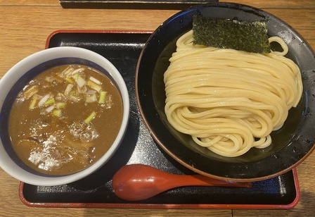 �Ĥ��������