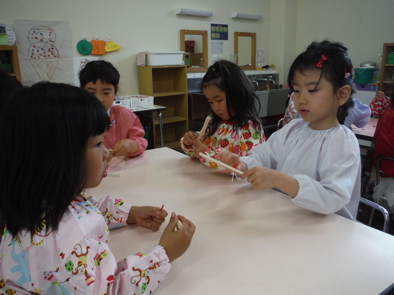 年長組バザーのキャンドル作り 仙台ymca幼稚園保育日記 年長組バザーのキャンドル作り 仙台ymca幼稚園保育日記