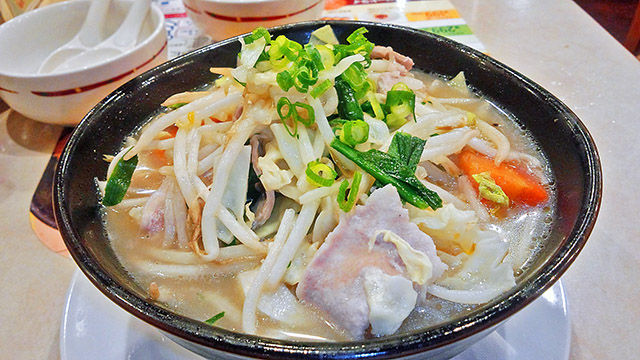 成増 ランチ ファミレス ガスト 1日分の野菜のベジ塩タンメン ( 大盛り )