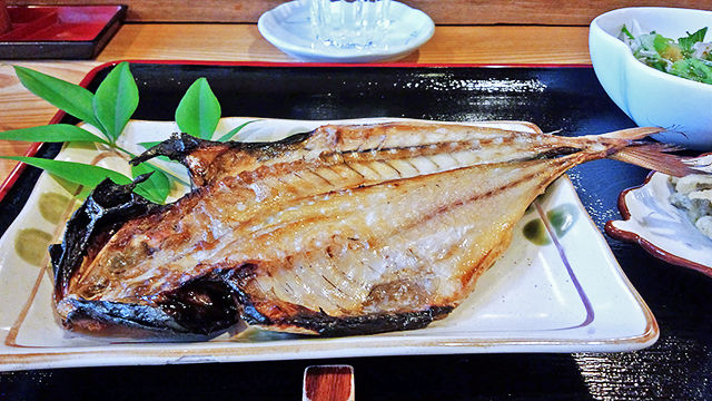 練馬 ランチ だいこん アジの開き ( 焼魚定食 )