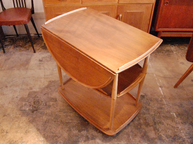 イギリス アーコール ラウンドトローリー ティーカート D O D O