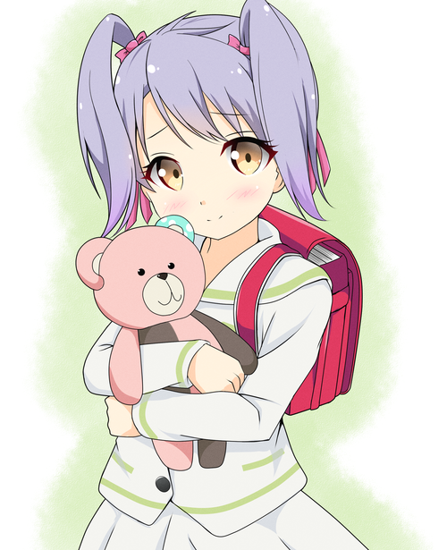 無彩限(むさいげん)のファントムワールド クマのぬいぐるみを抱く熊枕久瑠美(くままくらくるみ) アルブレヒト ロリ ランドセル 触覚 アホ毛 画像 壁紙