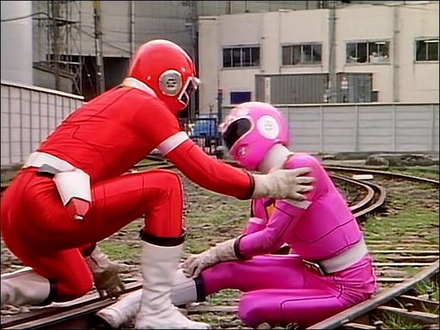 激走戦隊カーレンジャー 13話 出動 自慢の緊急車両 ヒロインピンチ備忘録 激走戦隊カーレンジャー 13話 出動 自慢の緊急車両 ヒロインピンチ備忘録