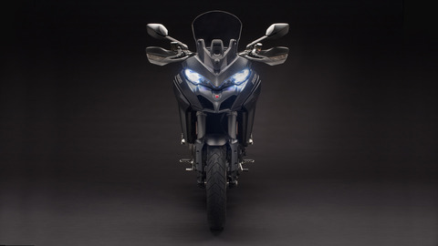 Multistrada-1260-MY18-Black-26-Slider-Gallery-1920x1080