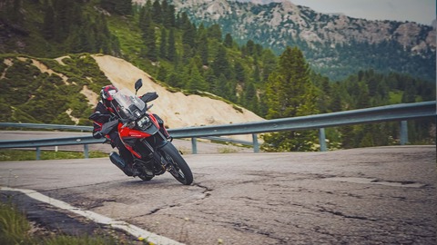 pct_v-strom_1050xt_action_6_retouched
