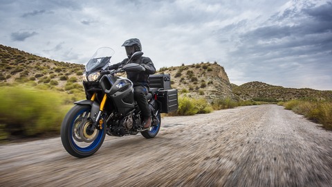2019-Yamaha-XTZ1200E-EU-Ice_Fluo-Action-002-03