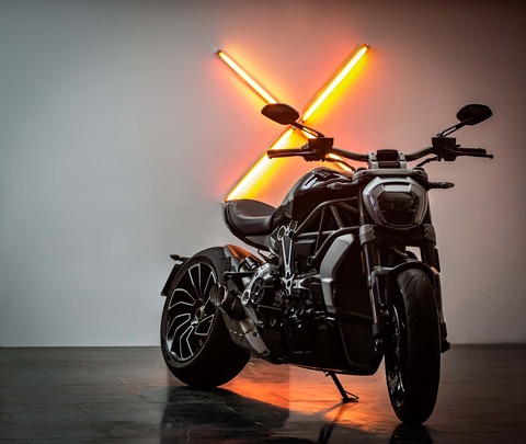 Ducati-XDiavel-S-San-Diego-studio-action-11