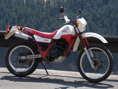 YAMAHA_XT225_SEROW_'85