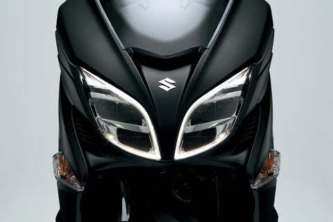 110816-2017-suzuki-burgman-400-AN400AL8_LED_position_lights