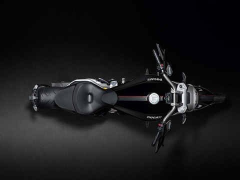 Ducati-XDiavel-S-San-Diego-studio-action-37