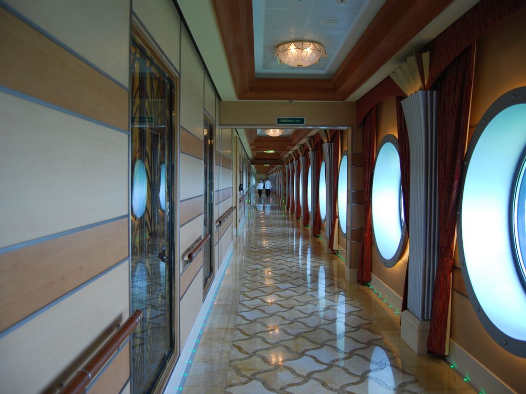 ディズニークルーズに行ってきました Maroon To Blue