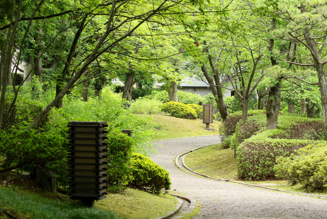 日本庭園 花田苑 に行ってみた O ノ 閉鎖解除の公園巡り ヨウコの川歩き 日本庭園 花田苑 に行ってみた O ノ 閉鎖解除の公園巡り ヨウコの川歩き