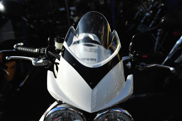 スピードトリプル用ウインドシールド : TRIUMPH YOKOHAMA KITA