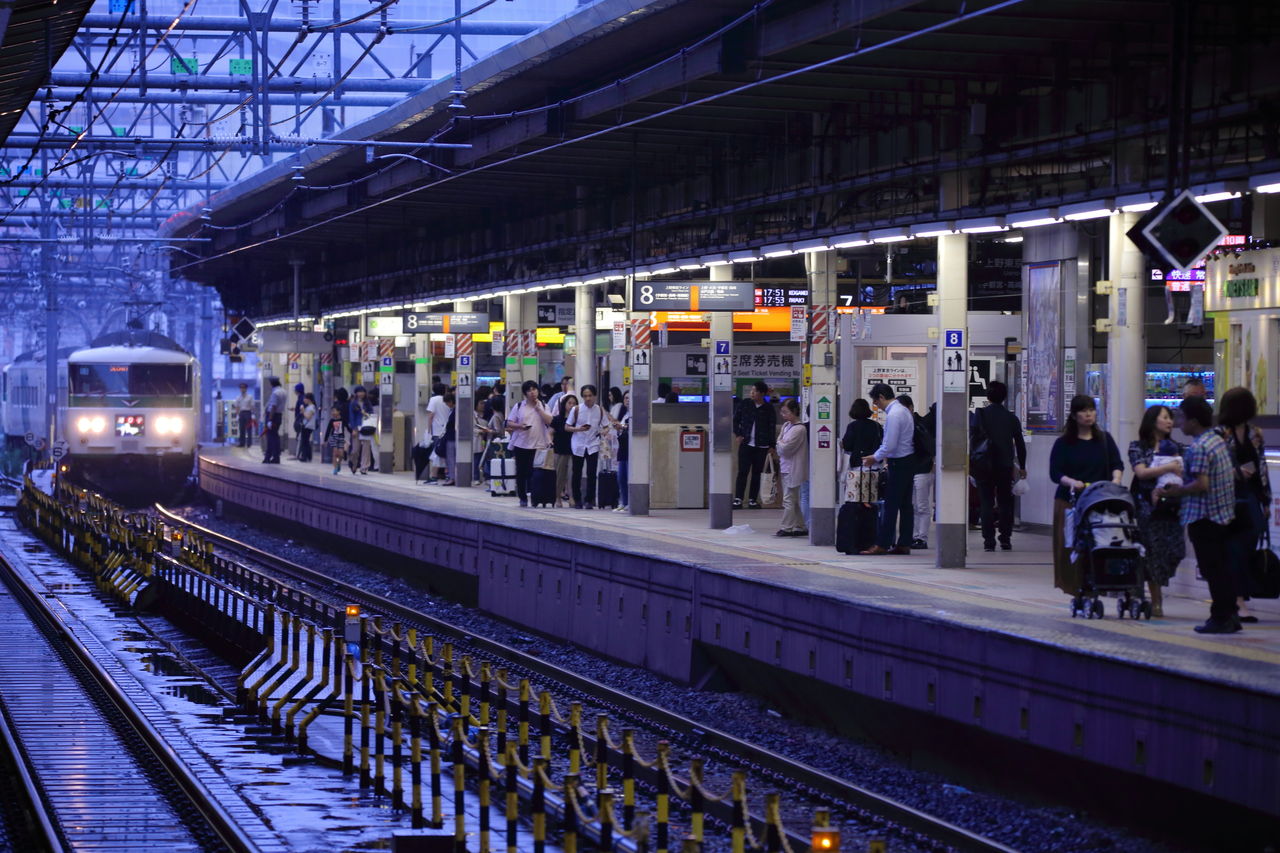 雨の東京駅 K52log