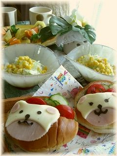 野菜サンドの朝ごはん。