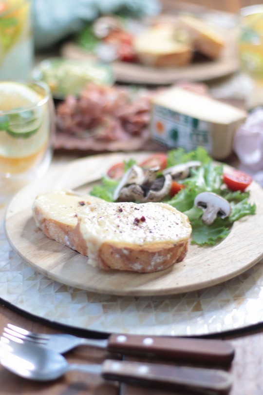 コンテのチーズトースト。と　花火。
