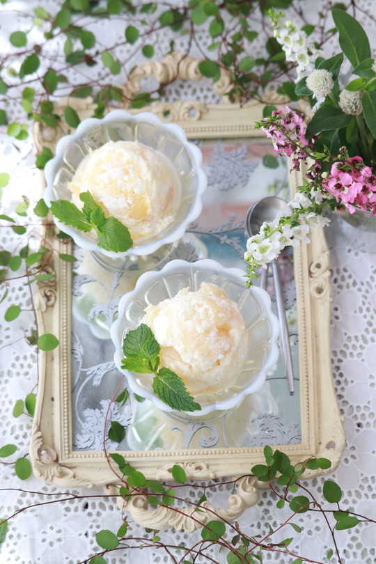  【レシピ】材料２つ。作業は10秒！の濃厚桃チーズアイス。　と　春と夏と太陽。