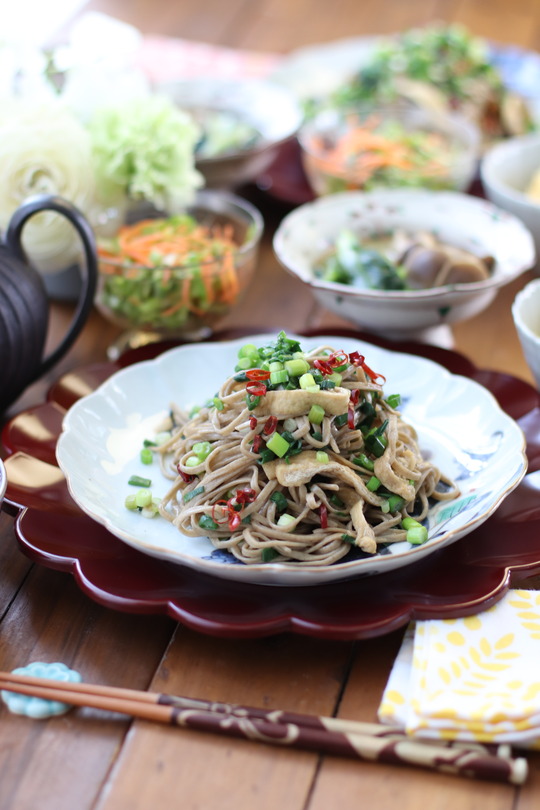 【レシピ】フライパン一つの　きつね蕎麦ペペロンチーノ。と　献立。と　お洗濯。