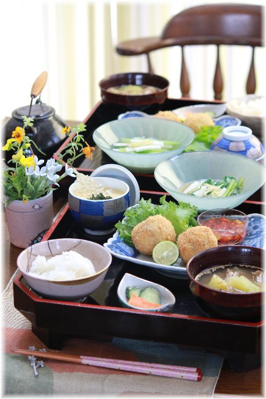 出し殻コロッケ。 と 献立。