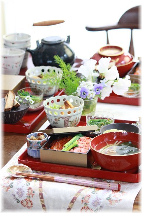 鮭の親子丼。 の 献立。