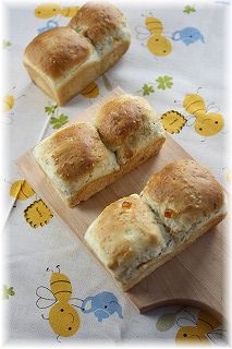 はちみつとゴマのミニ食パン。