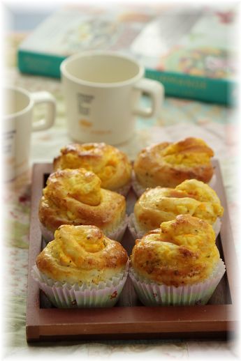 ハム卵サラダのクルクルパン。